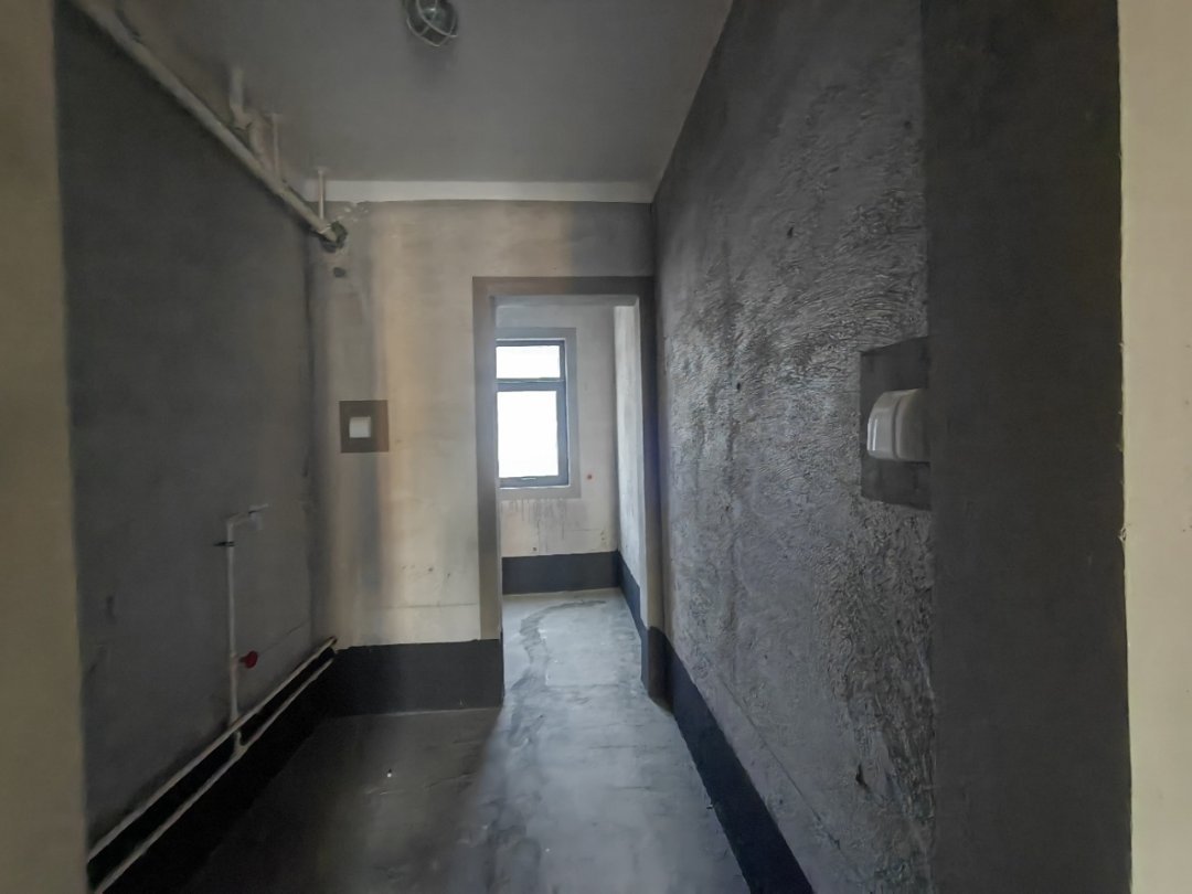 金秋九里庭院,金秋九里庭院3室2厅2卫131㎡,阔绰客厅,超大阳台可贷款5