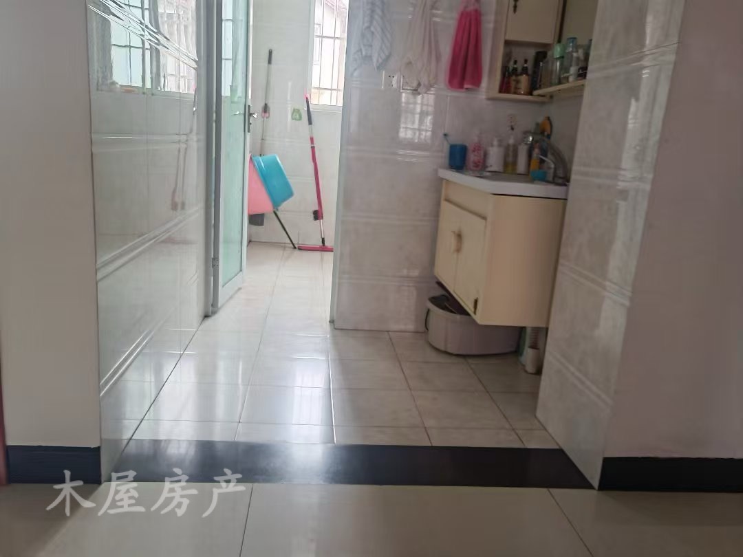 豪斯登堡,离梦想很近 实现舒适3室2厅2卫0阳台 体验奢华生活4