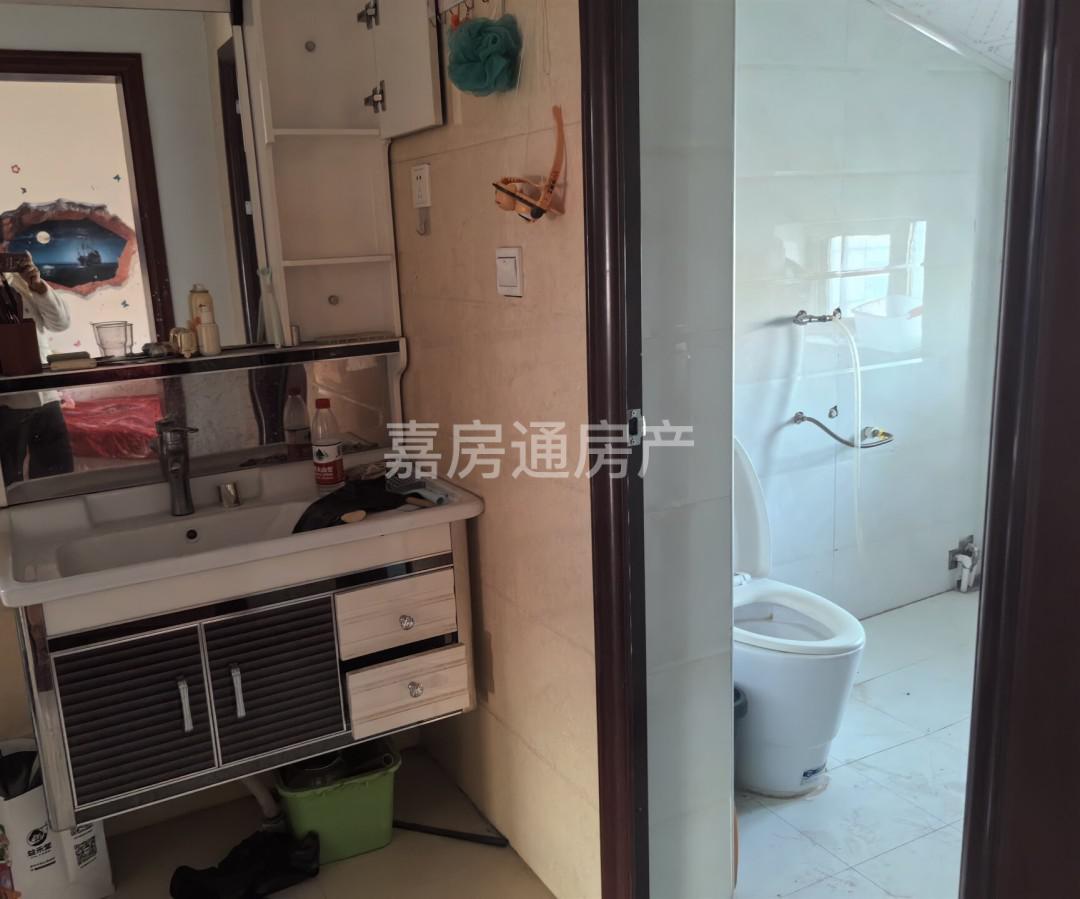 昌盛小区,昌盛小区5楼地暖房带阁楼188平5室2厅2卫1阳台6