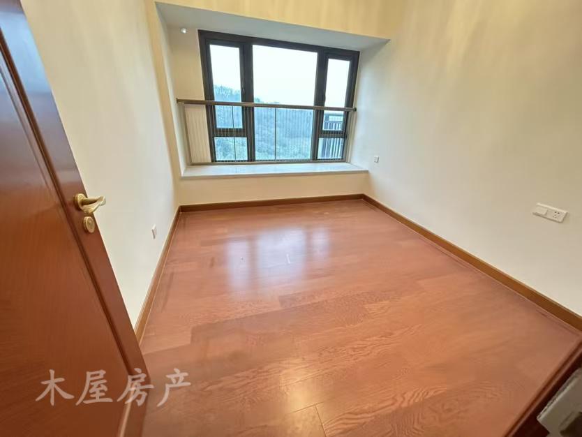 恒大未来城,给佣,双证齐全,未过2年,无贷款,无平台花园,出让,空置7