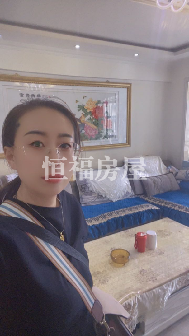 凤凰苑C区,4室2厅1卫1阳台129㎡,阔绰客厅,超大阳台10