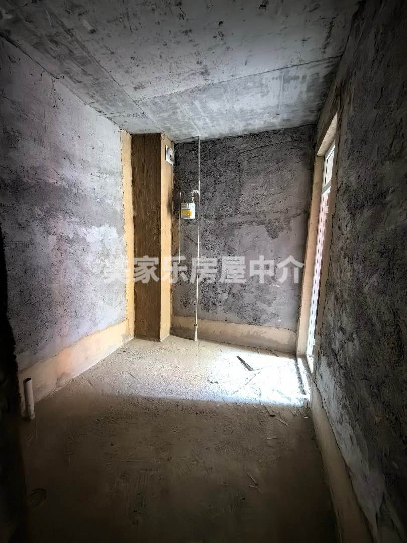 芸台芷岸,紫园难得一见的毛坯小户型,总价低,朝向好5