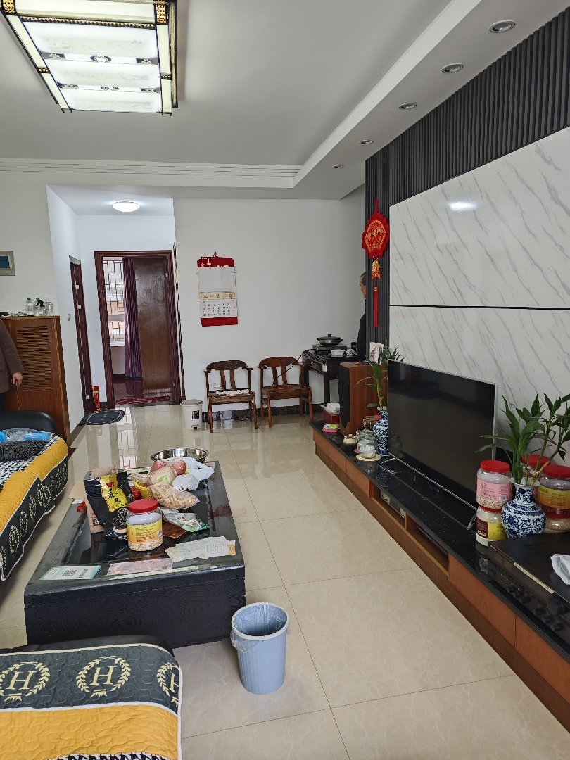 龙福小区东区,龙福小区 精装自住两房 可以提包入住8