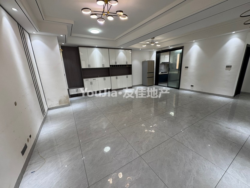 未来城市,16480未来城一期,精装三房1