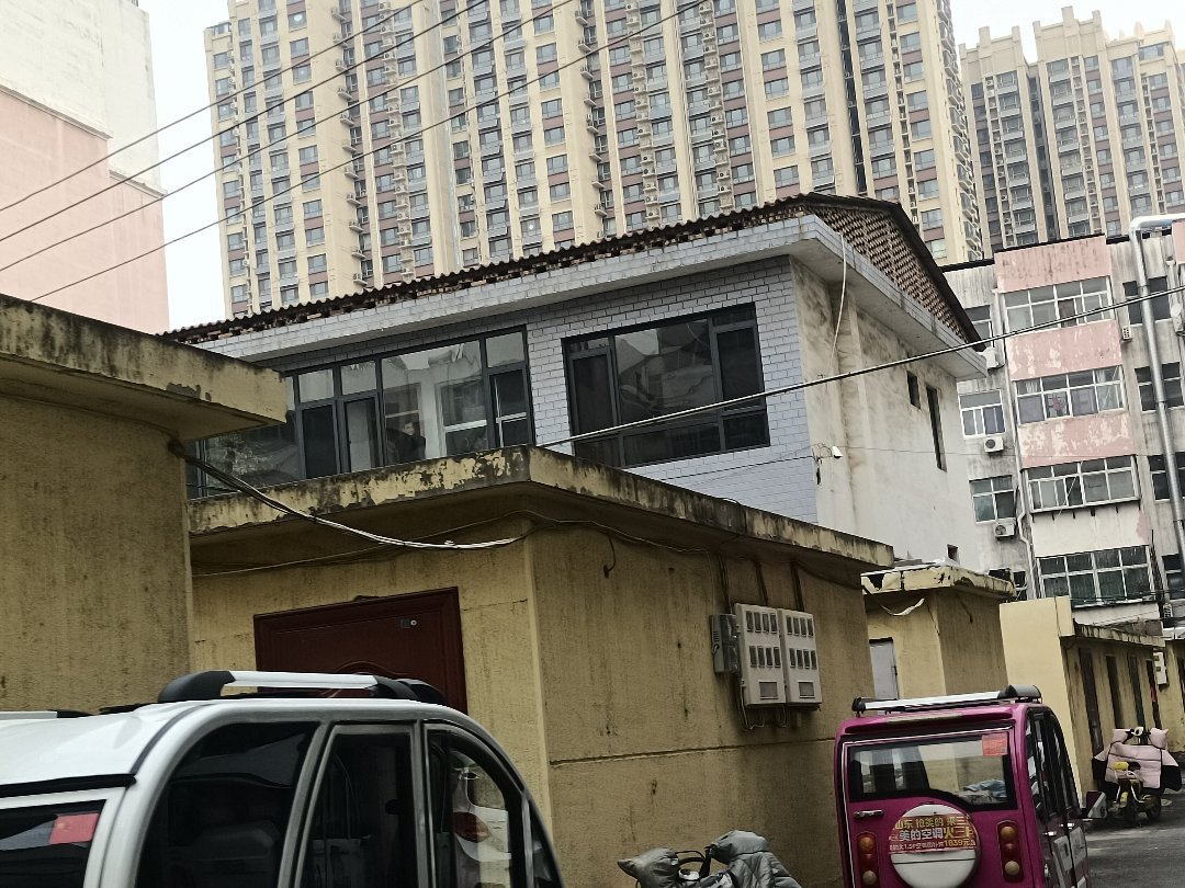 东平食品公司家属院,食品公司别墅 两层 院子不小 停车方便6