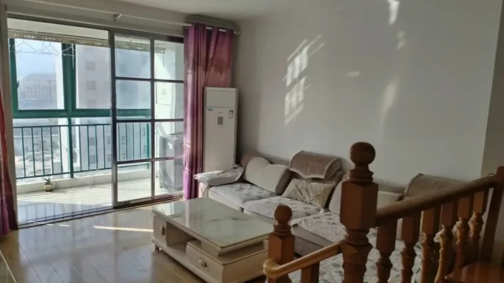 3室2厅1卫1阳台,封闭小区,随时入住