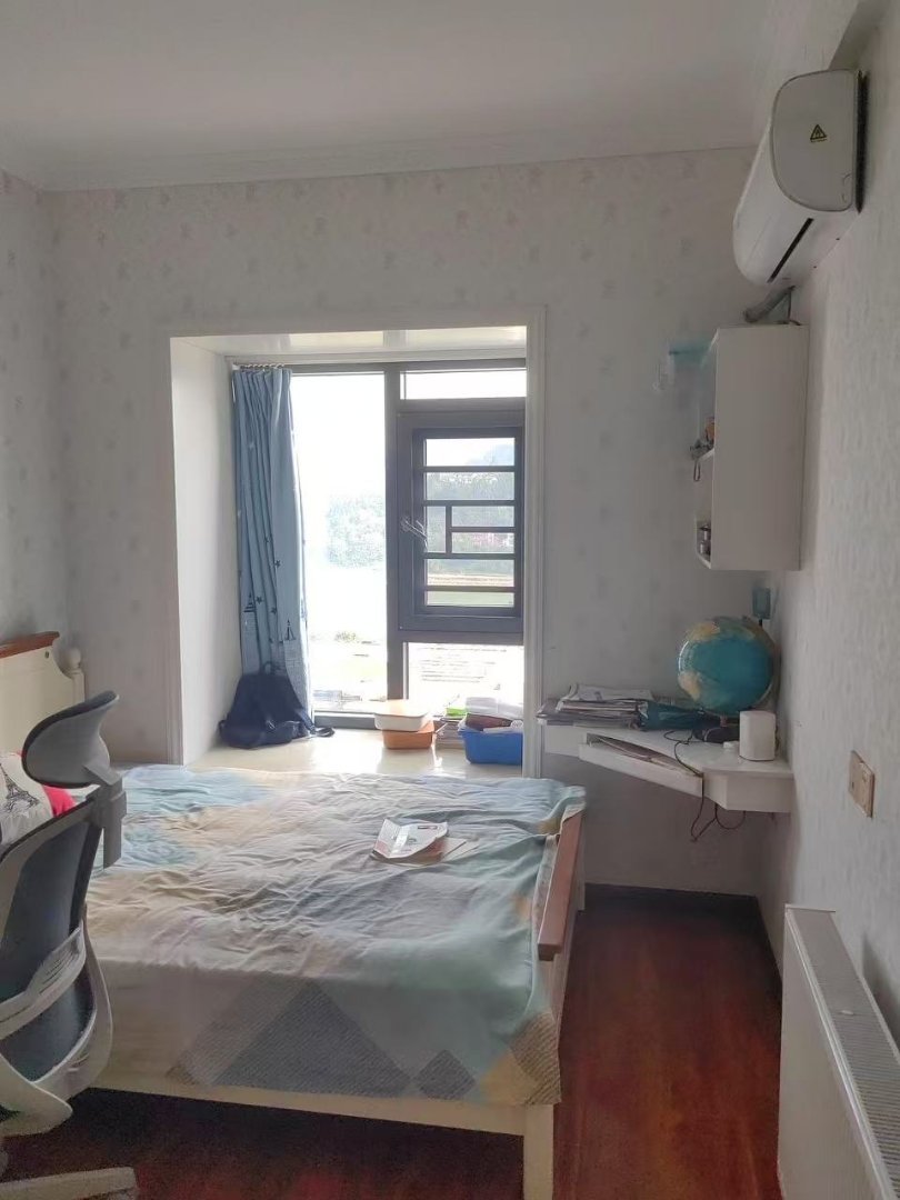 宝裕江畔豪庭,宝裕江畔豪庭 4室2厅3卫2阳台精装 使用面积大楼层好5
