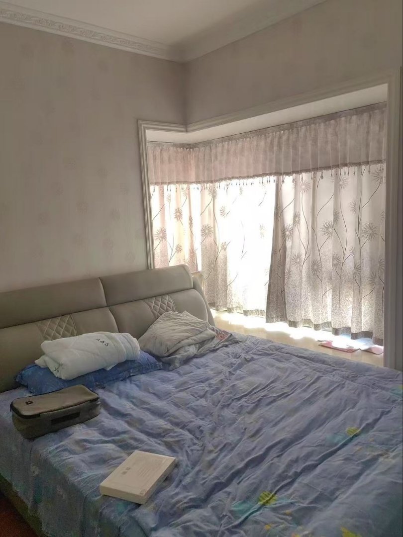 宝裕江畔豪庭,宝裕江畔豪庭 4室2厅3卫2阳台精装 使用面积大楼层好4