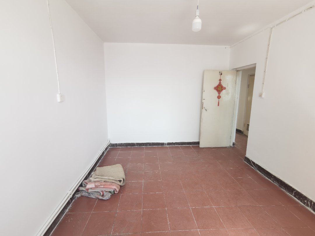 南川西路109号,城中 南川西路 建校对面 简装两室一厅六楼 南北通透燃气入户1
