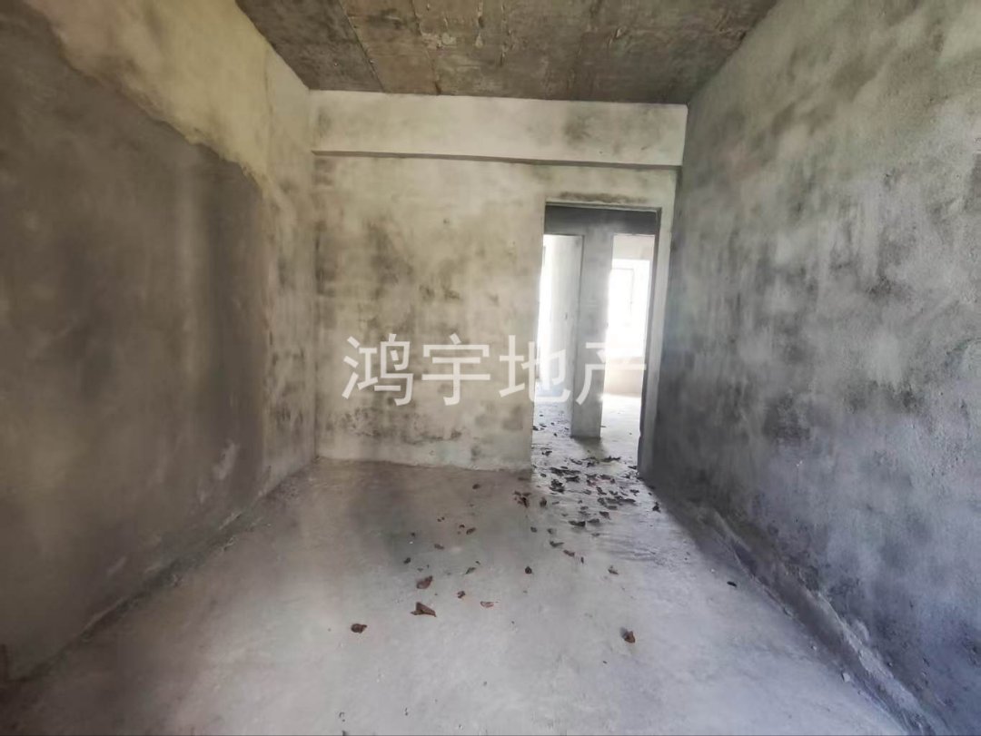 宜家学苑,宜家学院泉小泉中附近,全新毛坯,送车位出售4