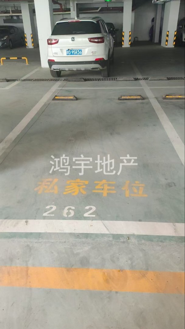 宜家学苑,宜家学院泉小泉中附近,全新毛坯,送车位出售5
