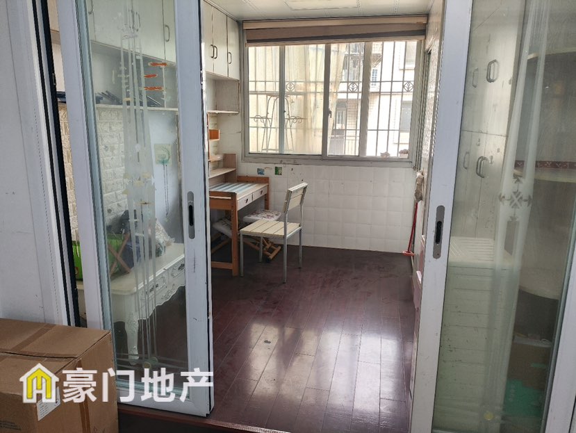 金福山庄,经典金福山庄3室!精装修!两证齐全!附小书包 一口价6
