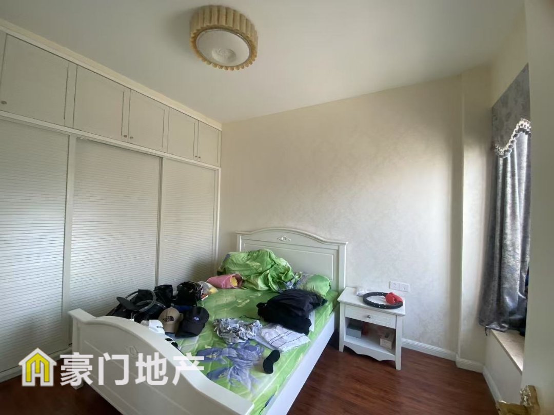 东城国际,房东稳定在售提前看房基本方便,满五,不一,无欠款8