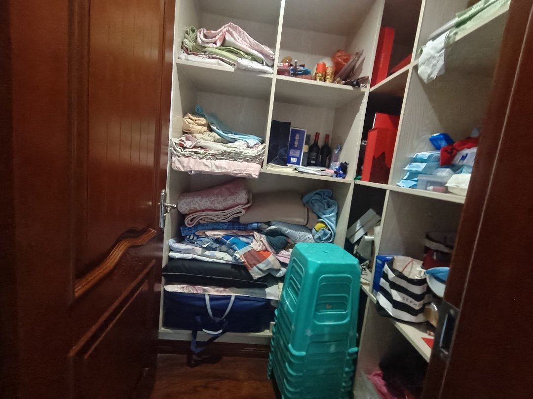 圣城华府御林苑,圣城华府御林苑高品质精装4室2厅2卫2阳台,交通便利,设施齐全6