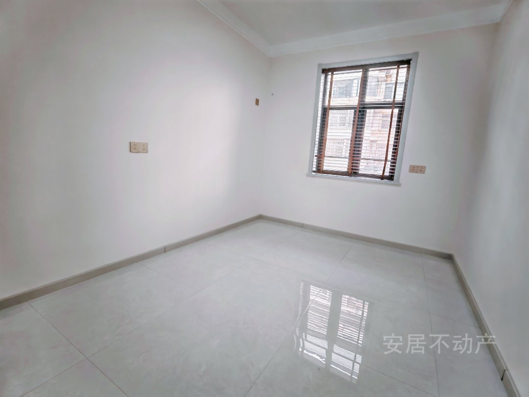 丰泽园,年轻时尚,3室2厅1卫1阳台,观景房,落地大飘窗,采光视野很好10