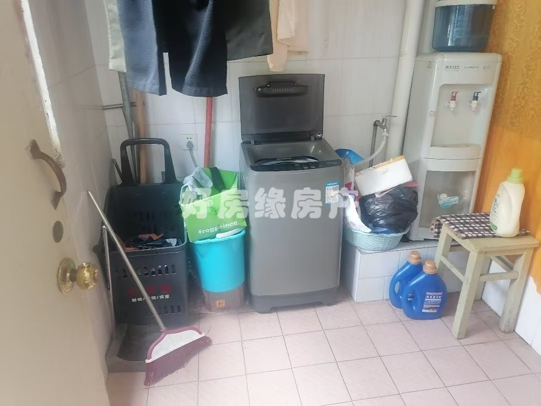 金湖西路教委宿舍,一线湖景房出售户型方正东西通透实用面积130㎡8