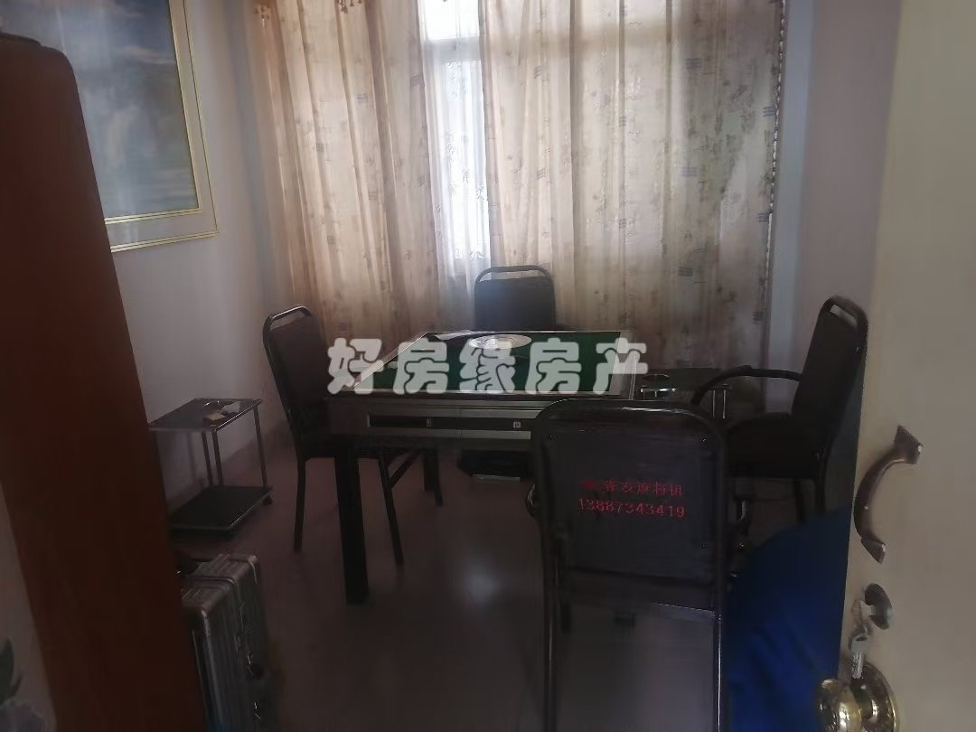 金湖西路教委宿舍,一线湖景房出售户型方正东西通透实用面积130㎡9