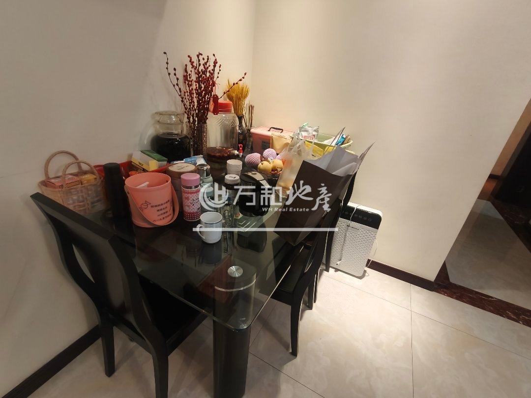 雍禾名城,电梯小高层精装实木套三单卫带个100多平的大花园2