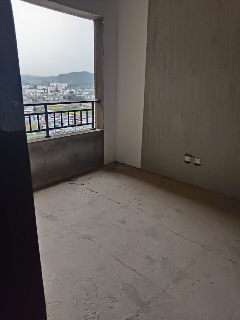 正黄金域香江,经典正黄金域香江3室2厅2卫1阳台!
两证齐全!2