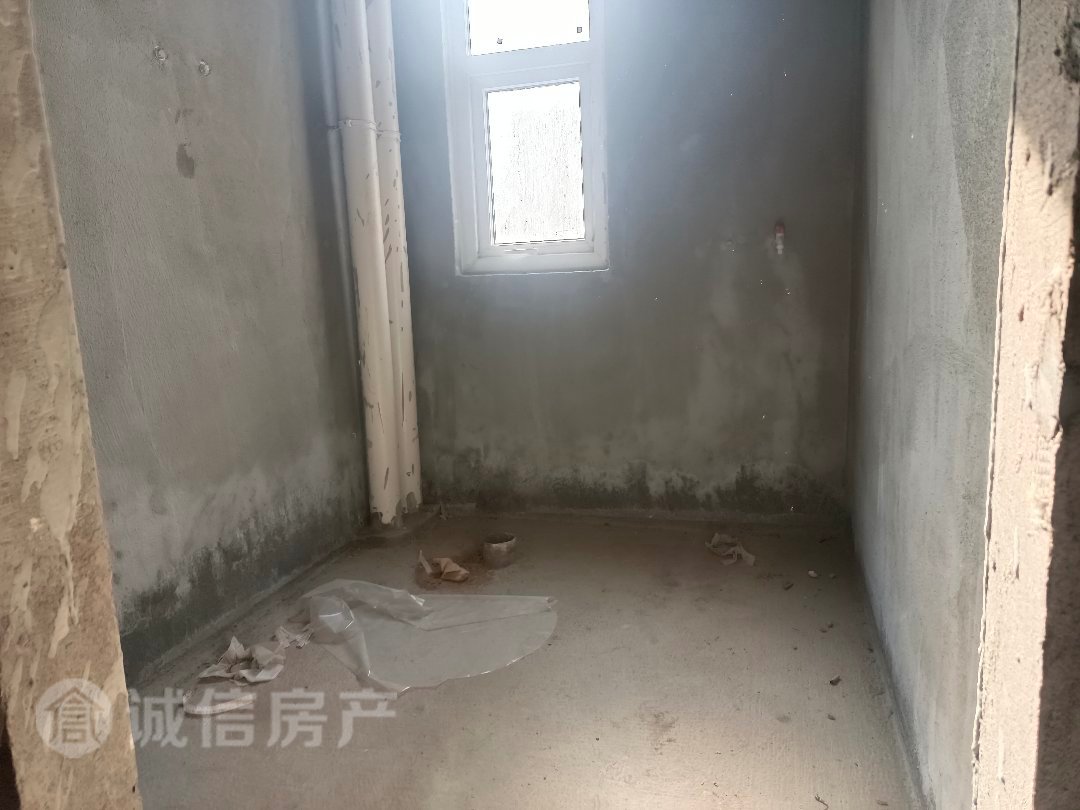 广源缤纷城,好楼层边户小区合适的一套 8楼边户,房主包大税6