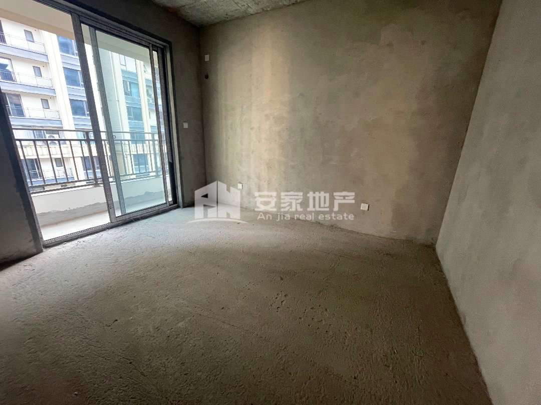 置信城B区,性价比超高的4室2厅2卫1阳台 阳光 视线 无忧!8