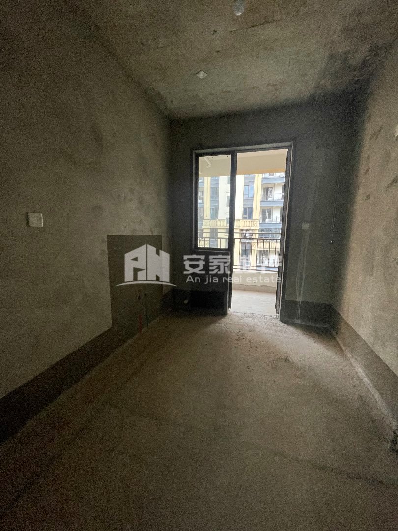 置信城B区,性价比超高的4室2厅2卫1阳台 阳光 视线 无忧!6