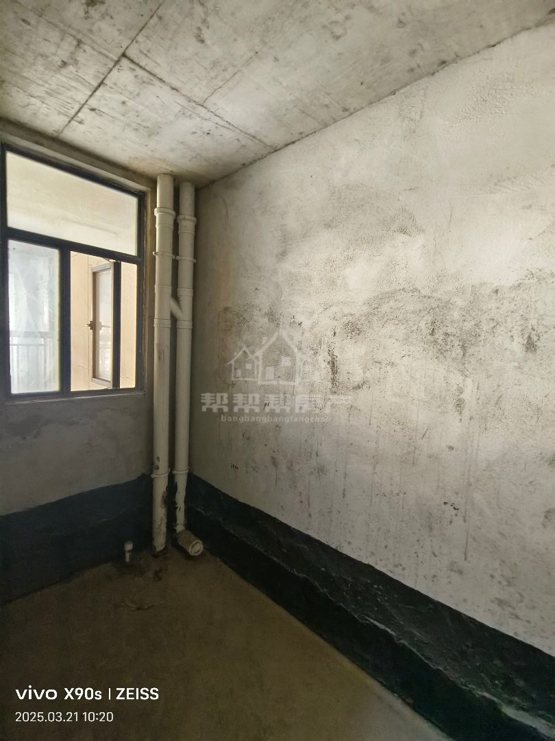紫东星城,毛坯3室2厅2卫2阳台急售,是您找家的不二之选3