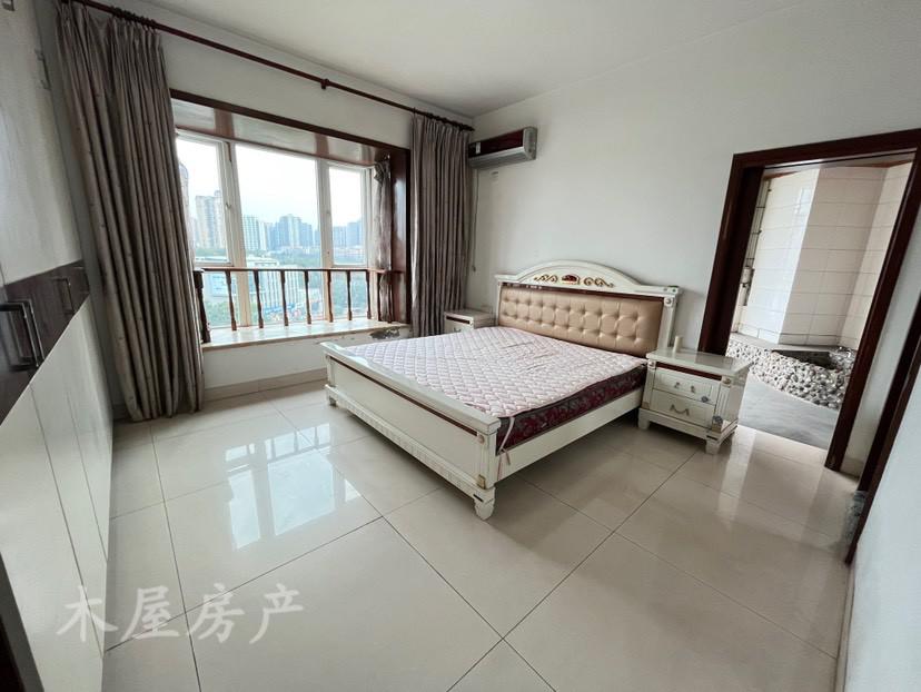 星河雅居,小区环境舒适3室2厅2卫0阳台,时尚装修,婚房优选3