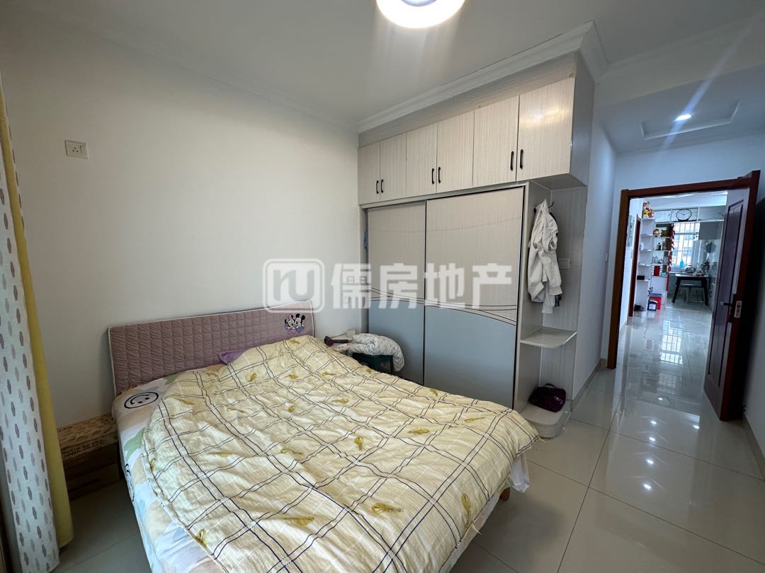御龙湾,东边户,带储藏室17.46,满二,想卖到这价9