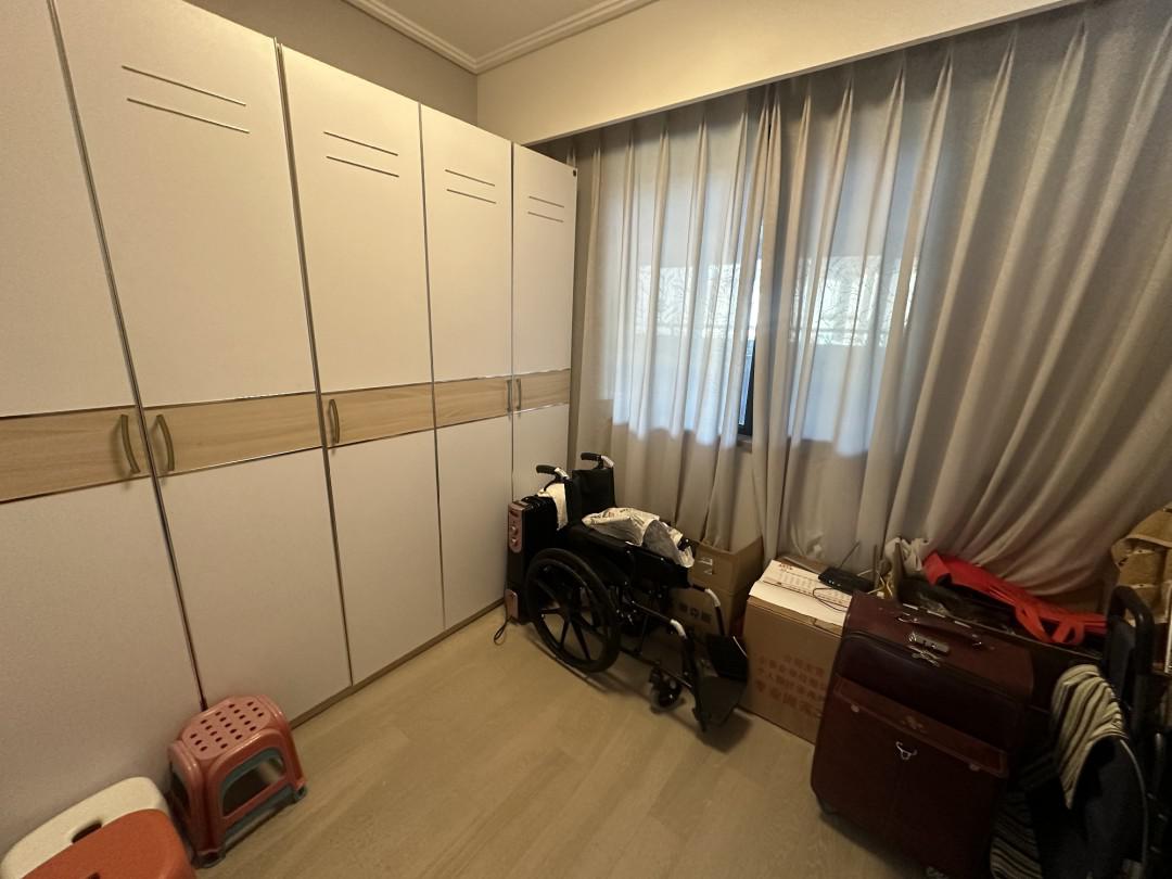 西宁万科城,急售 城中万科城精装小三室 拎包入住精装有证随时过户2