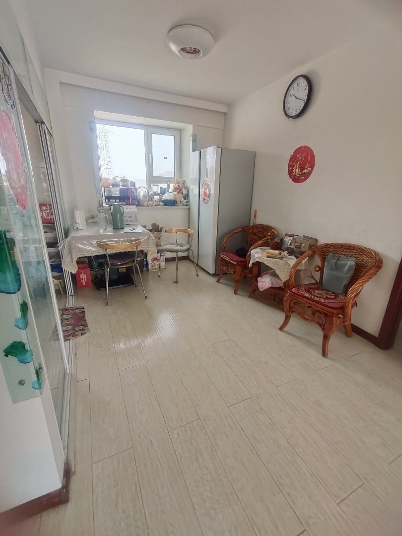 山水人家C区,山水人家C区12号楼 电梯10楼双室半跃层 简单装修3