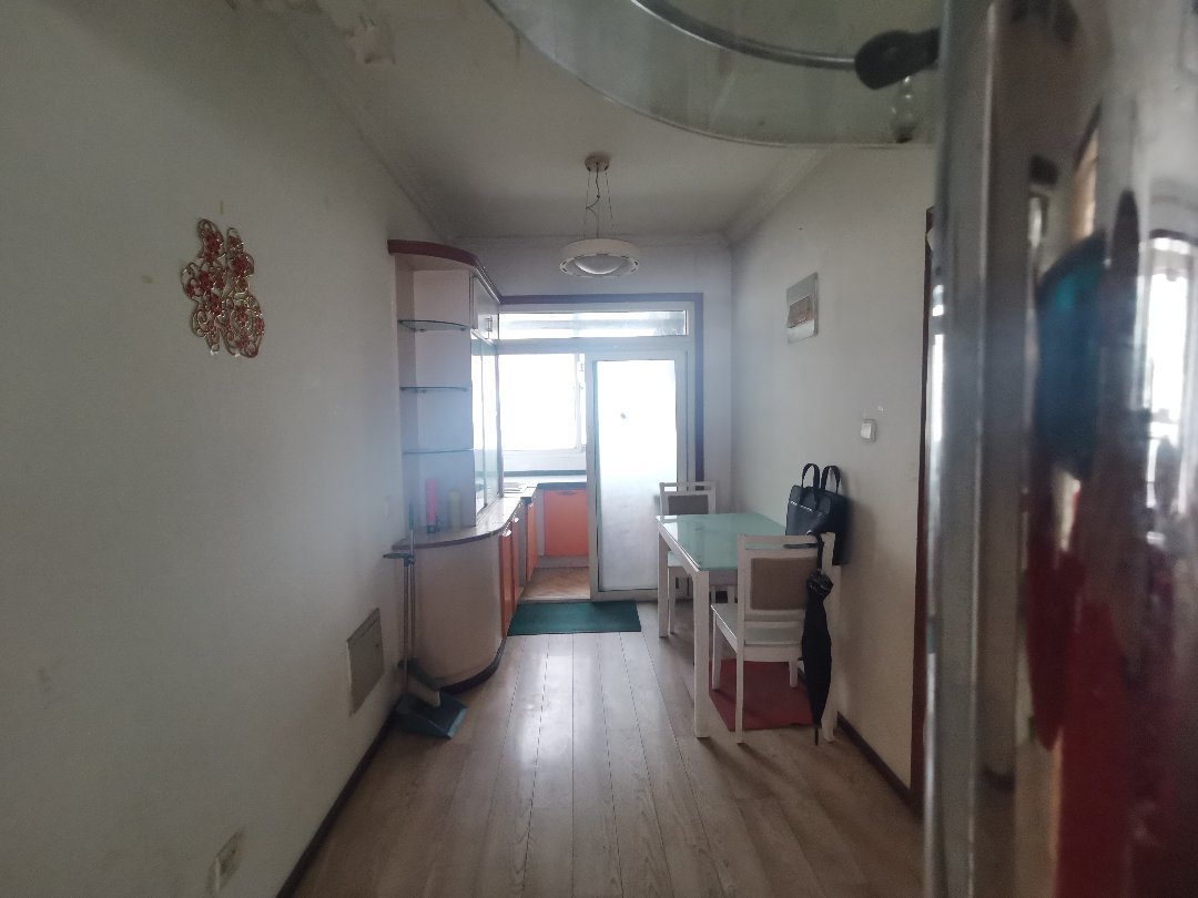 凤凰苑小区,凤凰苑 精装2室2厅1卫1阳台急售,加装电梯,南北通透10