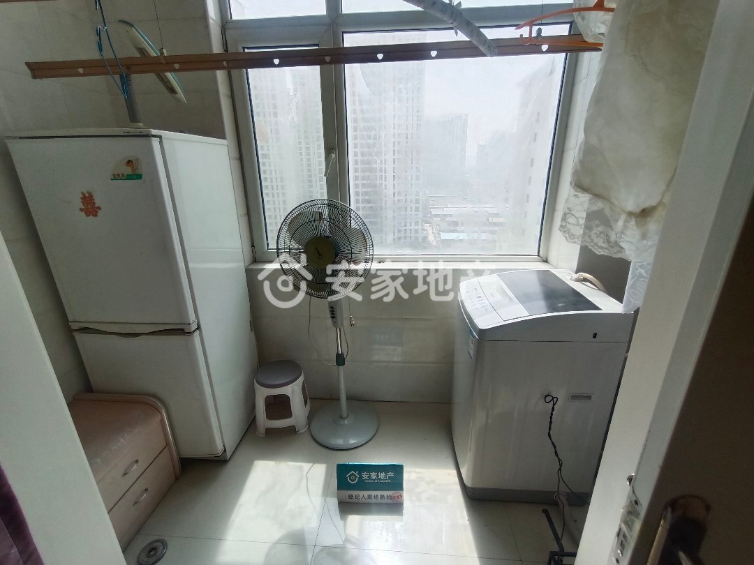 星河新天地,星河新天地67㎡2室1厅1卫1阳台精装,多条公交经过5