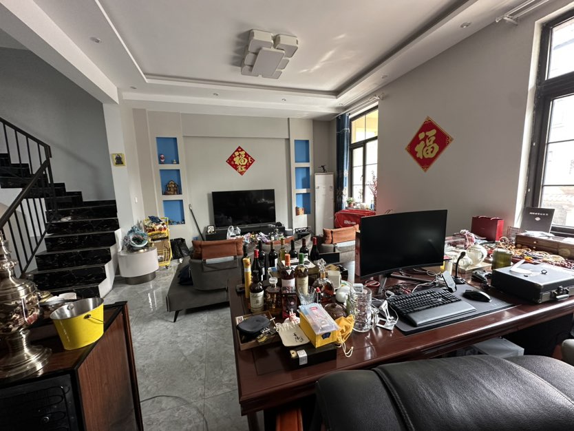 孔雀城七期秋月园,东边户满五 精装修 全款车位入库9
