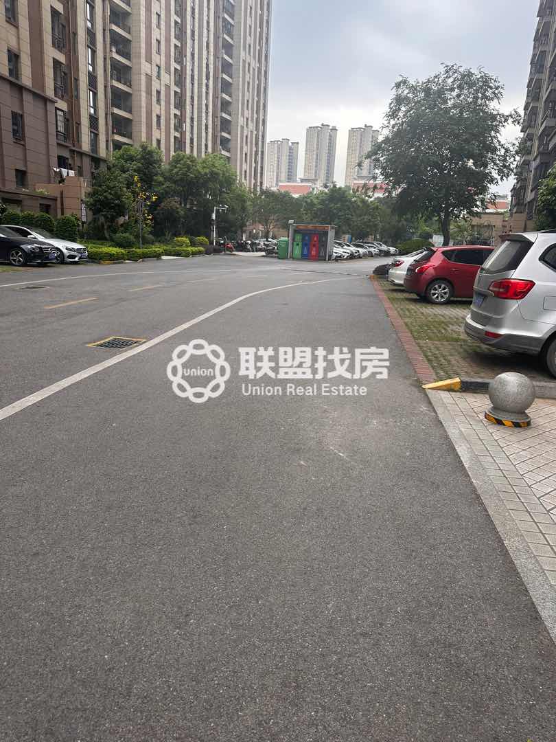 碧桂园城央府,家的感受,心的归属!碧桂园城央府中间层四房精装未入住独立电梯16