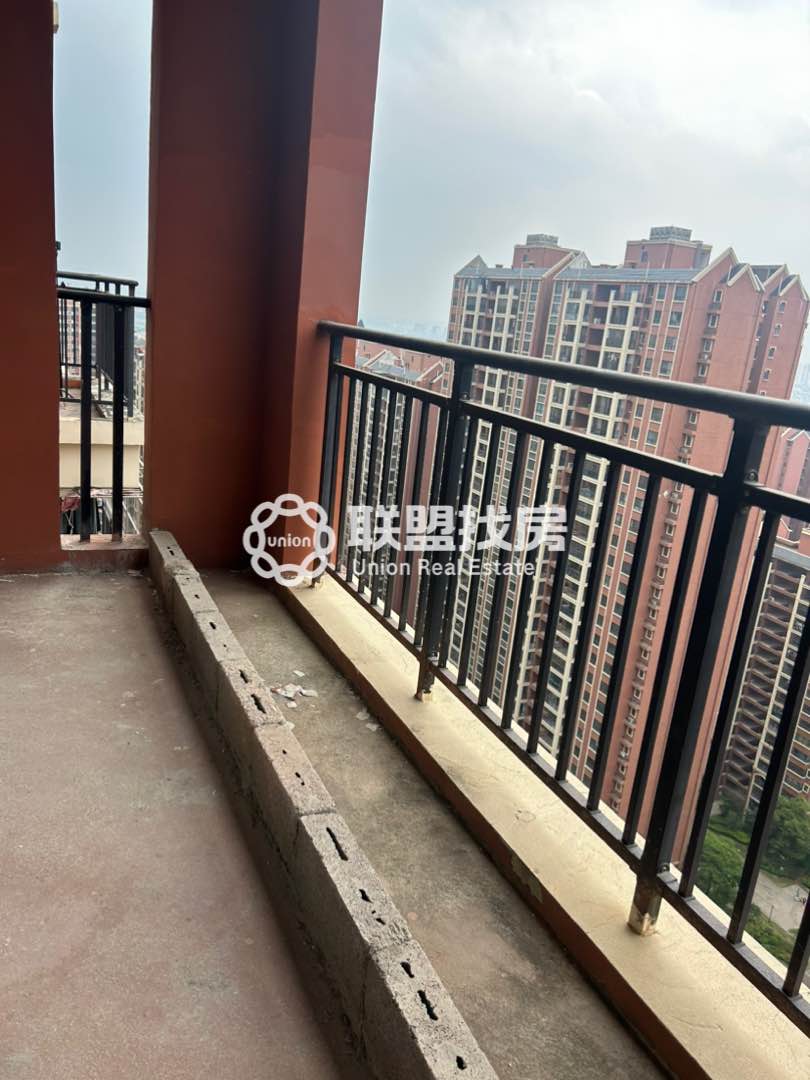 广汇圣湖城,广汇圣湖城161平5房三面光,送车位一个11