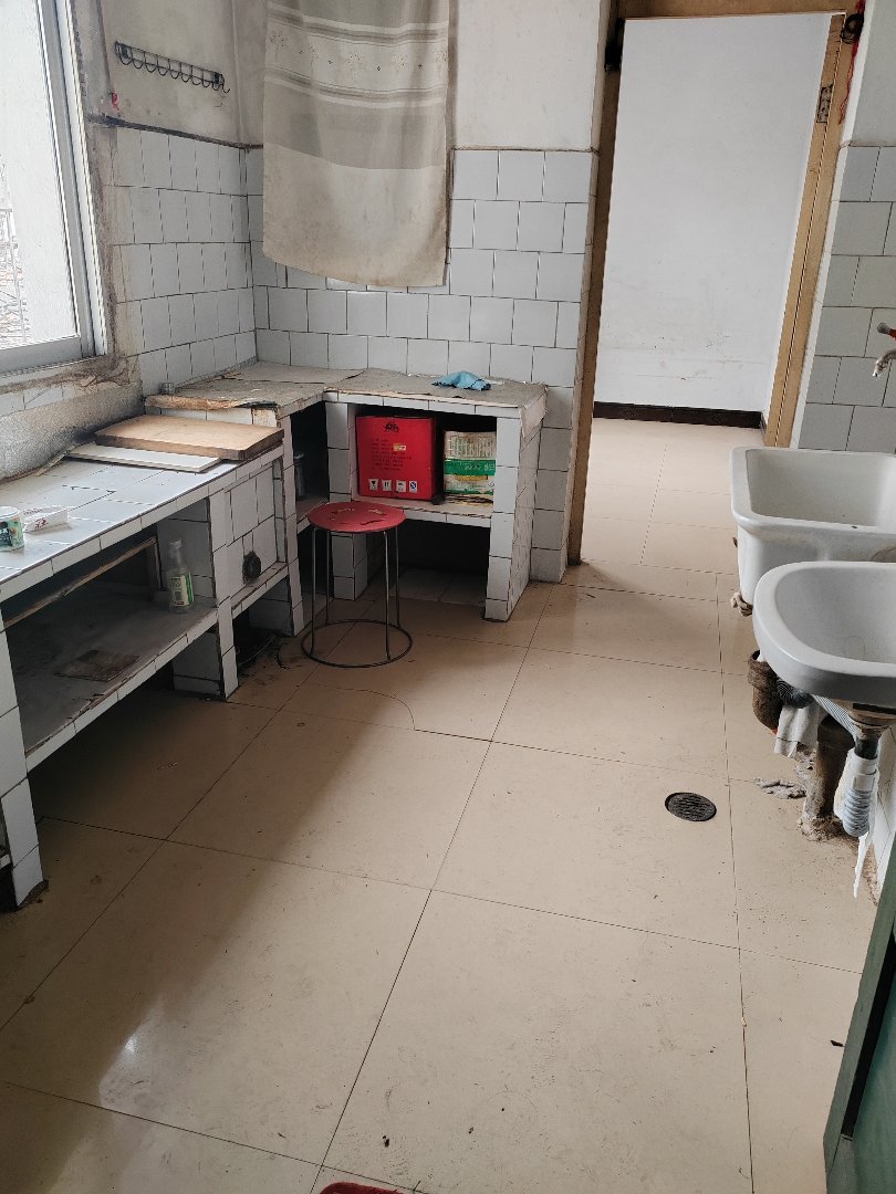 风景路西段,精品好房,风景路西段2室1厅1卫1阳台,房主急售2