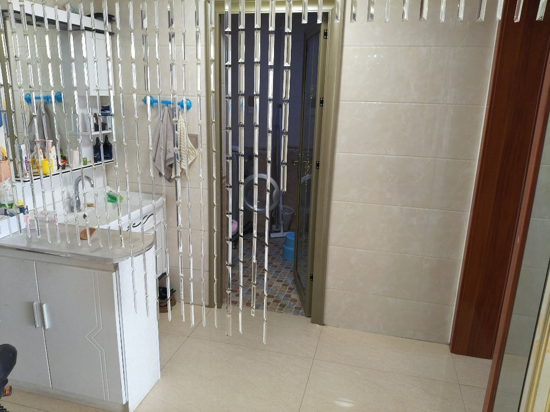 东湖花园C区,东湖花园C区 2室2厅1卫普通 使用面积大楼层好8