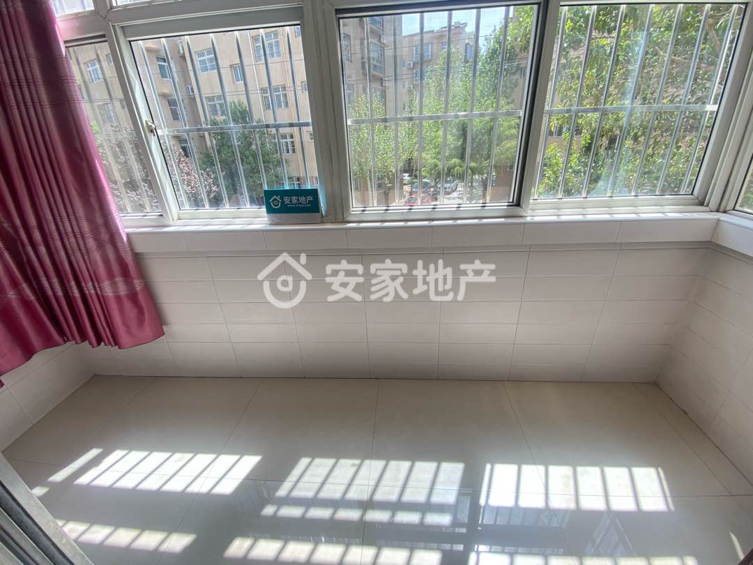 禹香苑北区,司庆臻选运中范围,低层三居,钥匙在手,随时看价格可以商量7