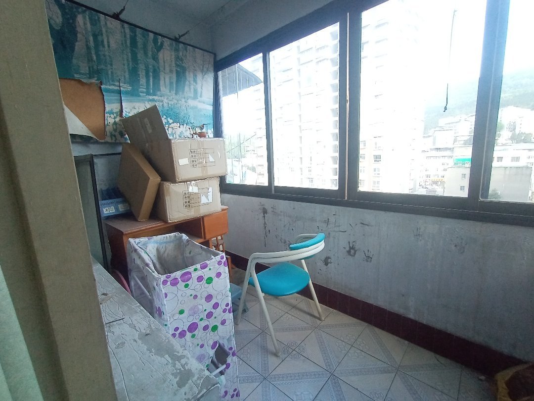 南河人民医院宿舍,南河套二,加装电梯。不是顶楼4