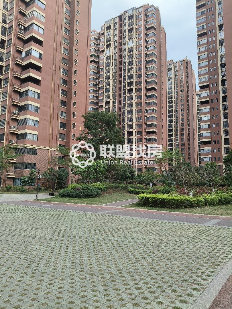 广汇圣湖城,圣湖城4房2厅2卫2阳台,毛坯房,中间好楼层,业主诚心出售15