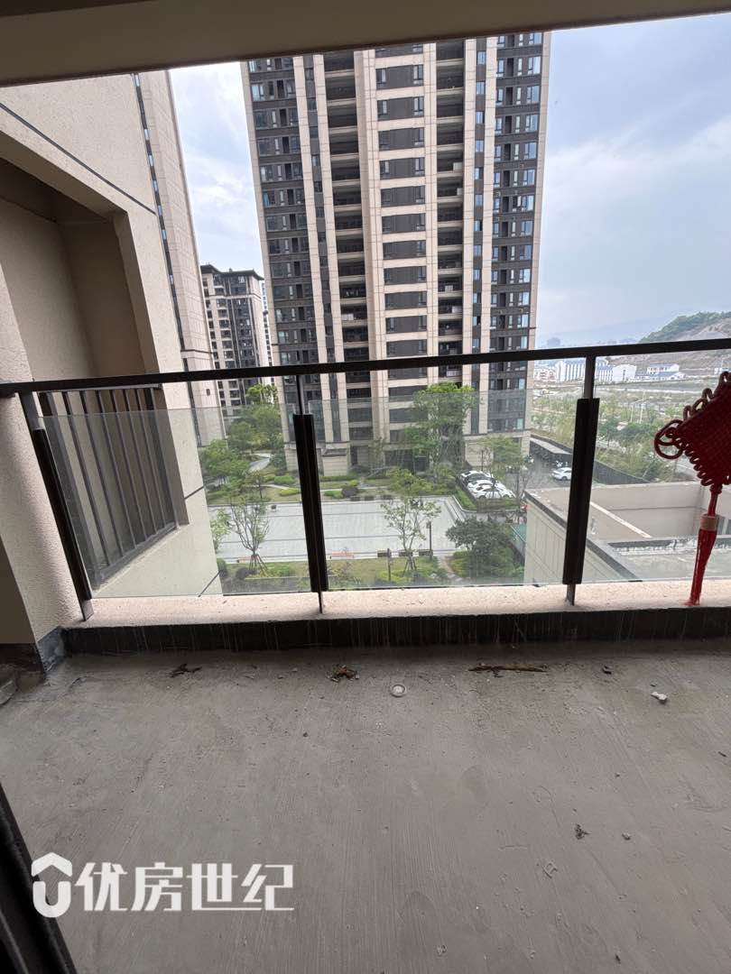 建发天行玺院,建发天行玺院115㎡4室2厅2卫2阳台毛坯边套不靠高速4