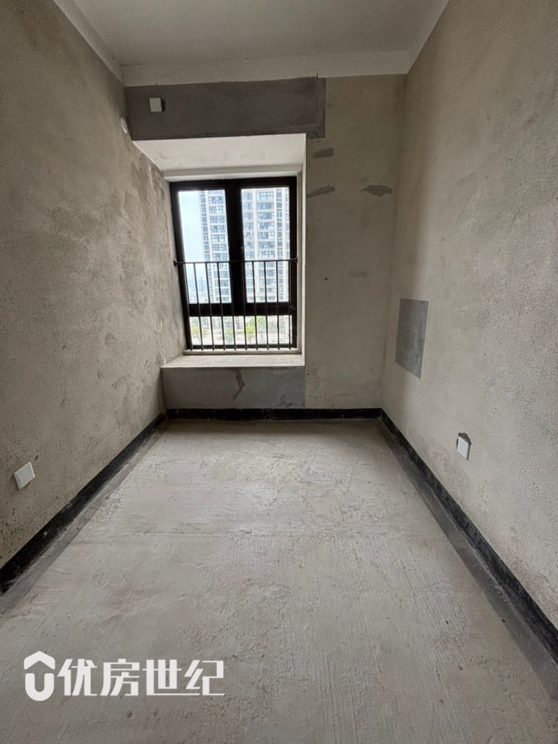 建发天行玺院,建发天行玺院115㎡4室2厅2卫2阳台毛坯边套不靠高速8