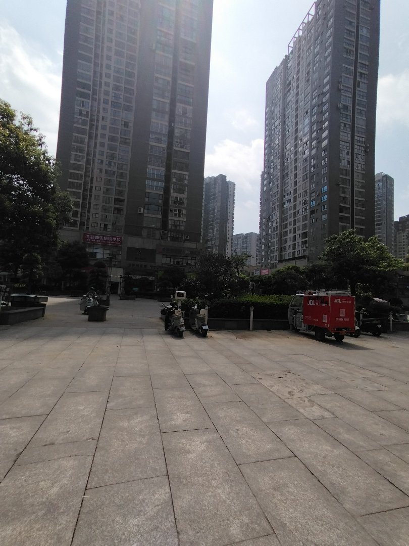 锦美时代广场,锦美时代广场 精装商铺 营业中 亏本急售10