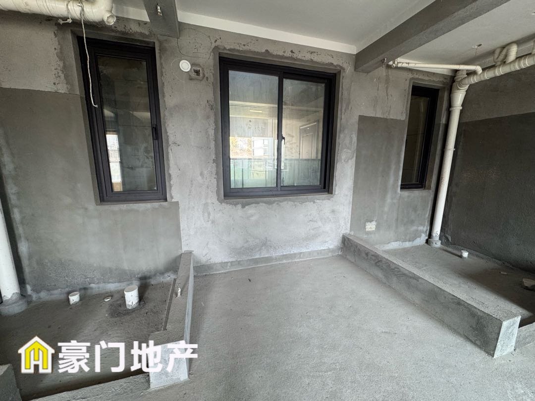 绿城天湖明月,当绿城天湖证下来的一口价,欠37万,有钥匙3