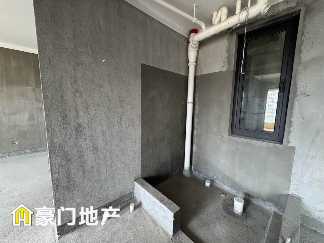 绿城天湖明月,当绿城天湖证下来的一口价,欠37万,有钥匙6