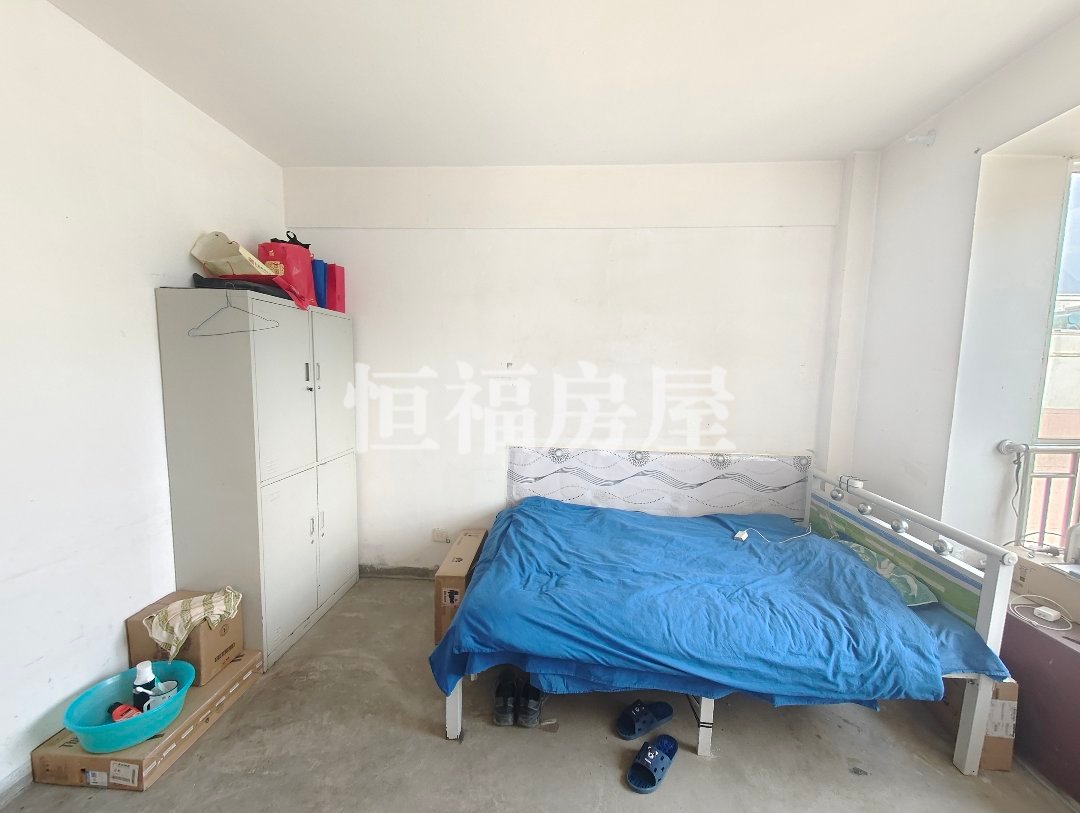 新城佳苑,新城佳苑交通便利毛坯3室2厅1卫1阳台尽享城市繁华9