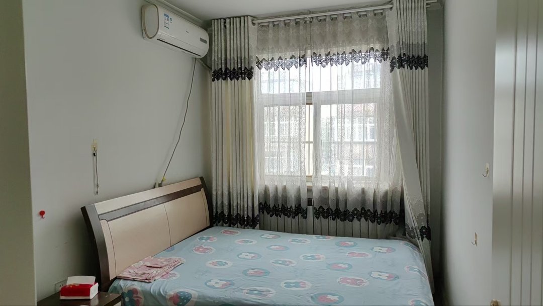 稷下南生活区,稷下南生活区3室1厅1卫1阳台82㎡ 精装证全33万可议5