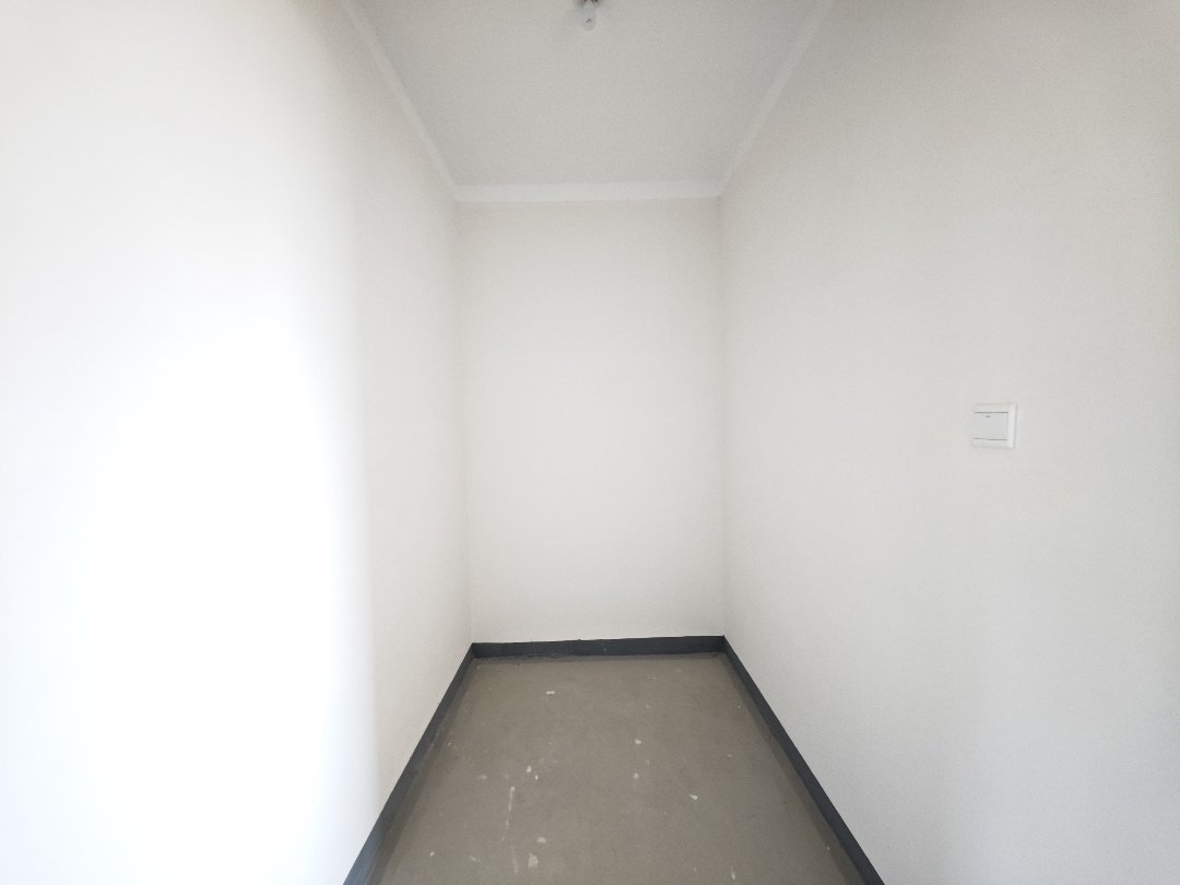 华润置地润府,南北通透,4室2厅2卫1阳台全南,户型非常棒,有户型为证8