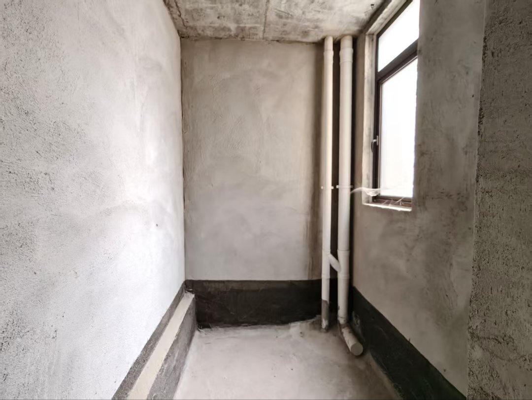 悦湖华庭,悦湖华庭130㎡3室2厅2卫2阳台毛坯,业主急售4